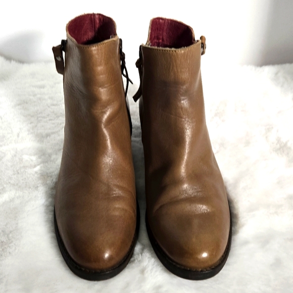 Umberto Raffini Shoes - Umberto Raffini Brown Ankle Boots - EUC size EU 40 / US 9 - 9.5